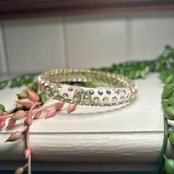 Vintage Lucite Bangle Bracelet - Picture 10 of 13